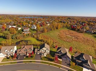 8040 Shadyview Ln N, Maple Grove, MN 55311