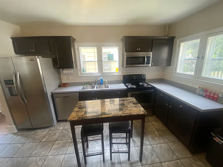 2725 N Bremen St — Photo 11