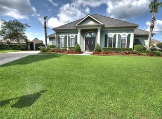 160 Primrose Dr, Belle Chasse, LA 70037