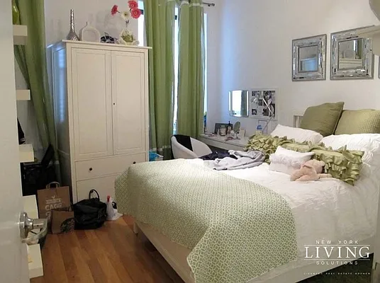 Rented by NY Living Solutions | media 30