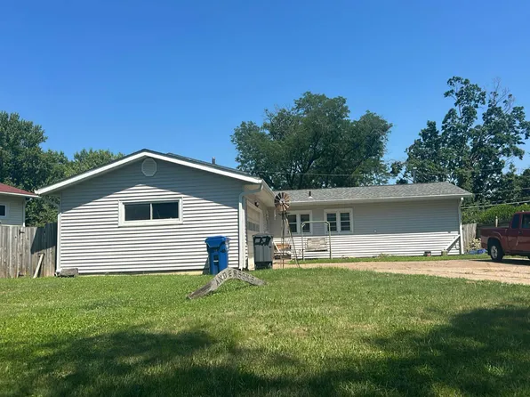 1511 Timberline Dr, Bettendorf, IA 52722