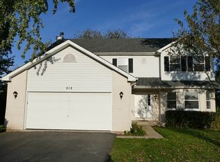 212 Fox Chase Ct, Oswego, IL 60543