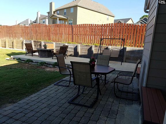 4th image of 510 Moulton Way