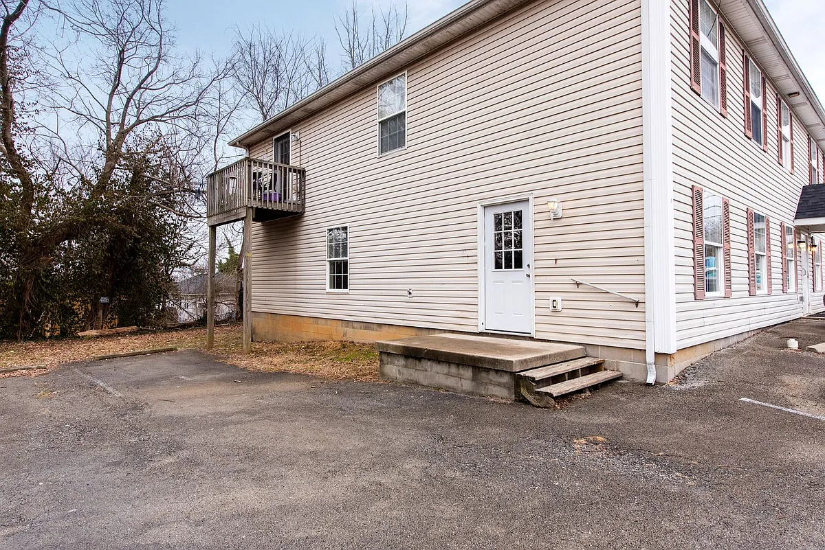 Building Photo - 100 Sauer Aly