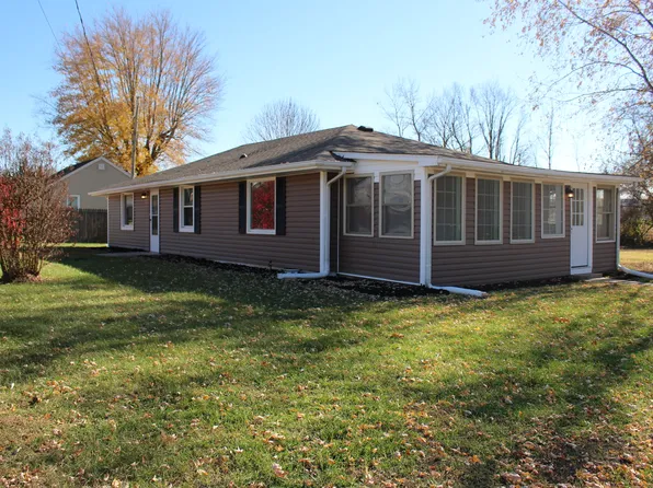1071 W Raymond St, Brownstown, IN 47220
