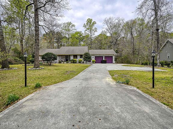 2nd image of 206 Ravenswood Rd