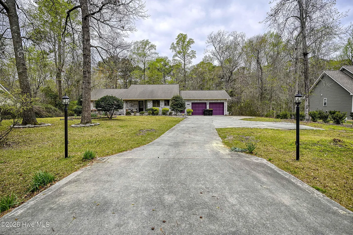 Building Photo - 206 Ravenswood Rd
