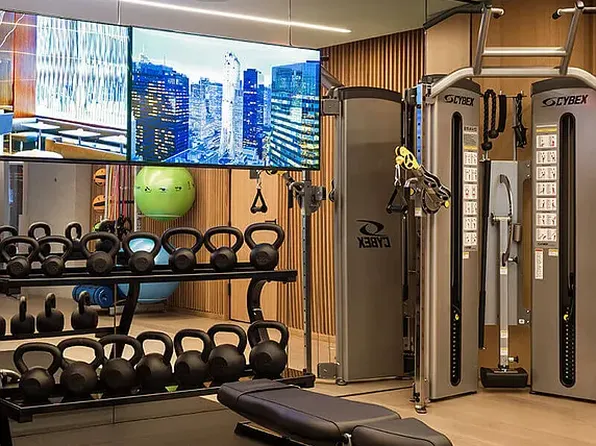 100 East 53rd Street image 15 of 15