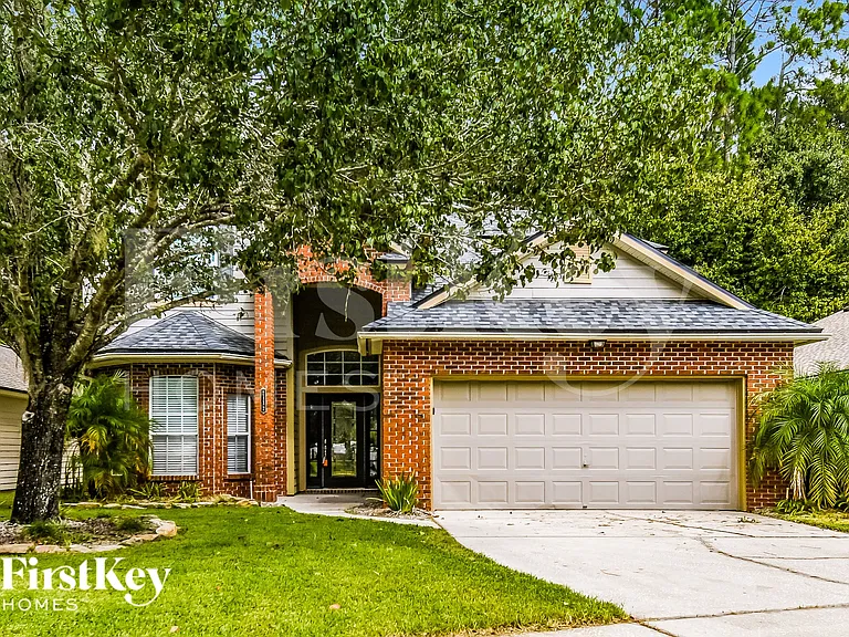 2132 Pebble Creek Ln — Photo 1