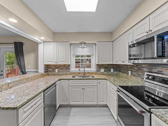 3rd image of 1132 Sippel Dr