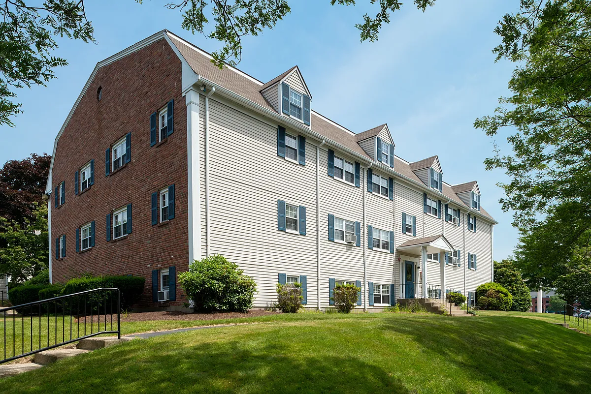 Building Photo - Spring Hill