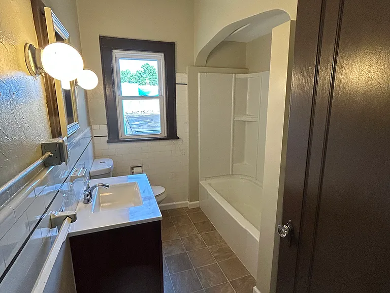 1028 Jefferson Ave #UP — Photo 10