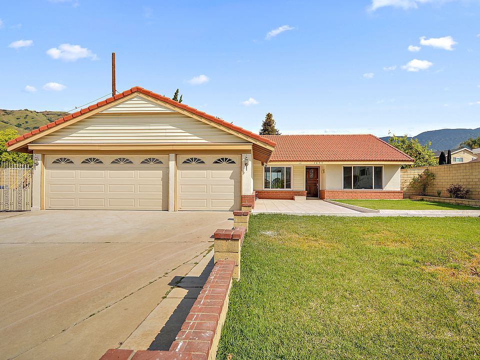 1st image of 1635 La Mesa Dr