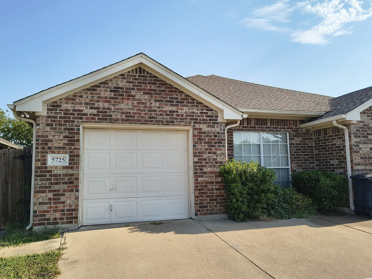 3 bed, 1357 sqft, $1,800 — Photo 1