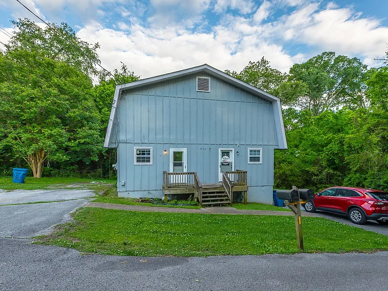 2404 Briggs Avenue — Photo 19
