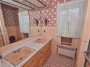 34 Minnisink Rd, Totowa, NJ 07512