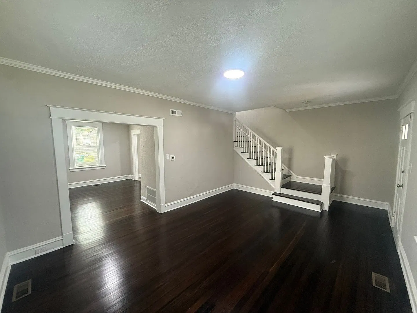 3-bedroom 1 full bath 1 half bath home — Photo 3