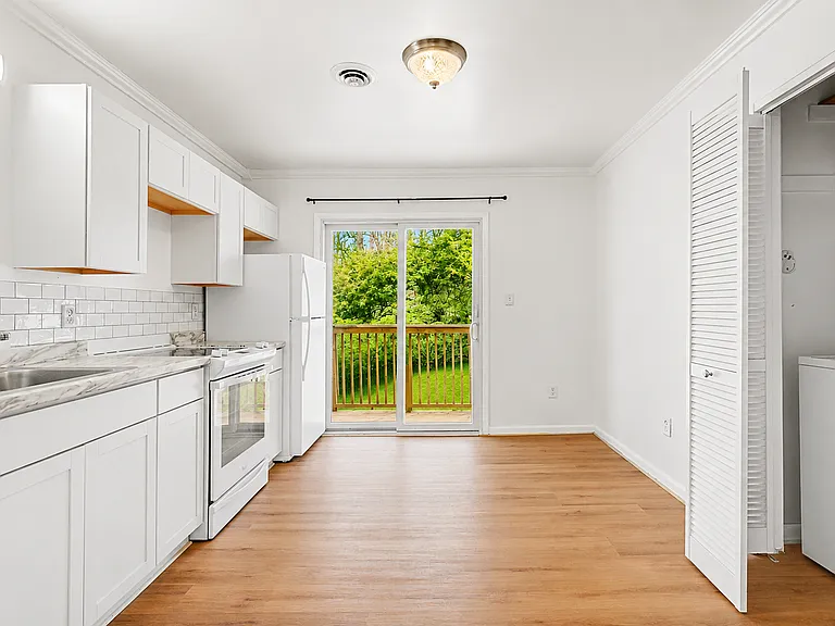 25A Pine Ln #6 — Photo 7