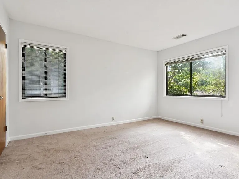 1000 Muirfield Dr — Photo 13