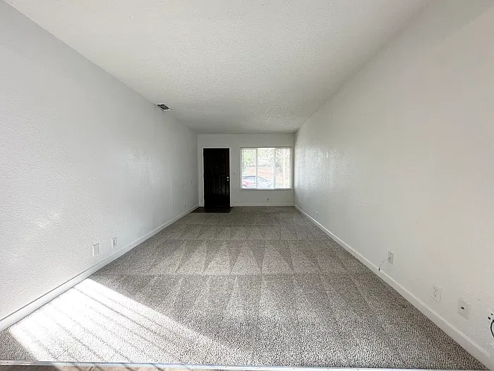 2 bed, 1.0 bath, $1,895 — Photo 2