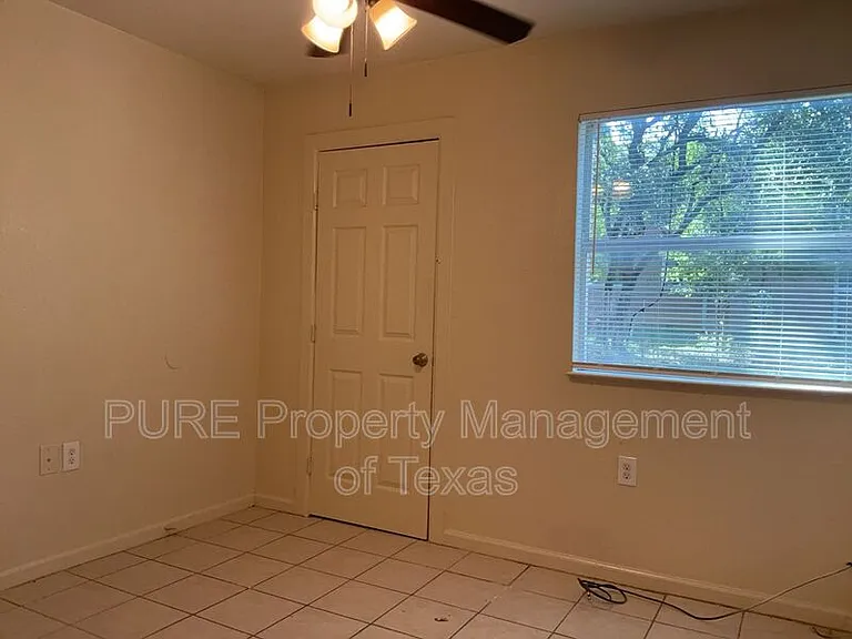 403 Hedgewood Dr #B — Photo 18