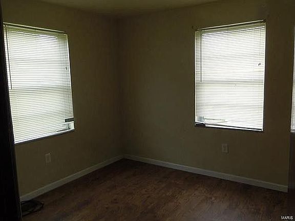 3rd image of 21 Godier Dr
