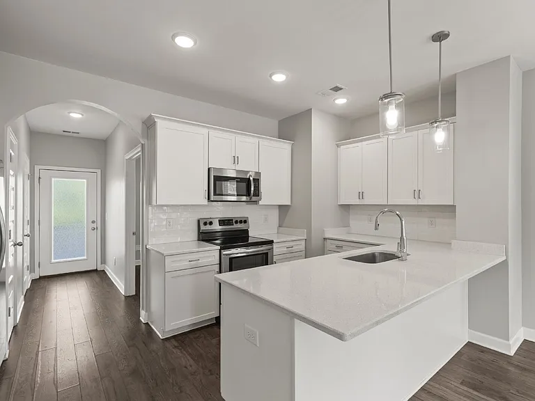242 Mansfield Dr — Photo 12