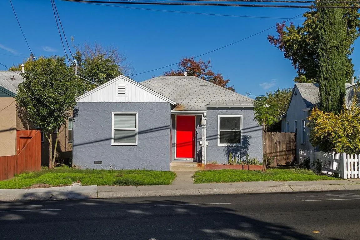 767 Franklin Ave photo 1