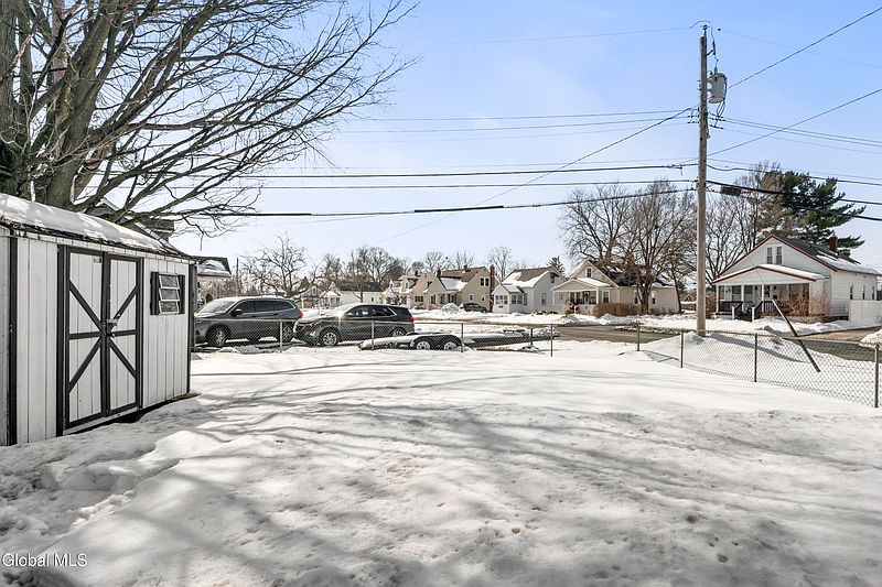 4th image of 12 Lawndale Avenue