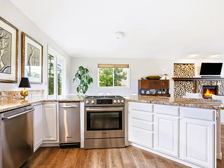 1635 Muirfield Ln — Photo 16