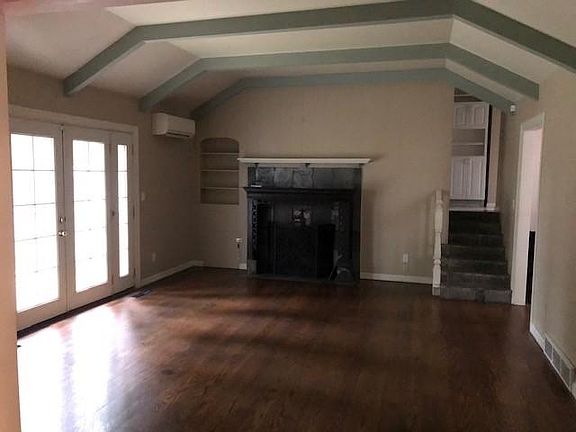 3rd image of 6002 36th Ave E