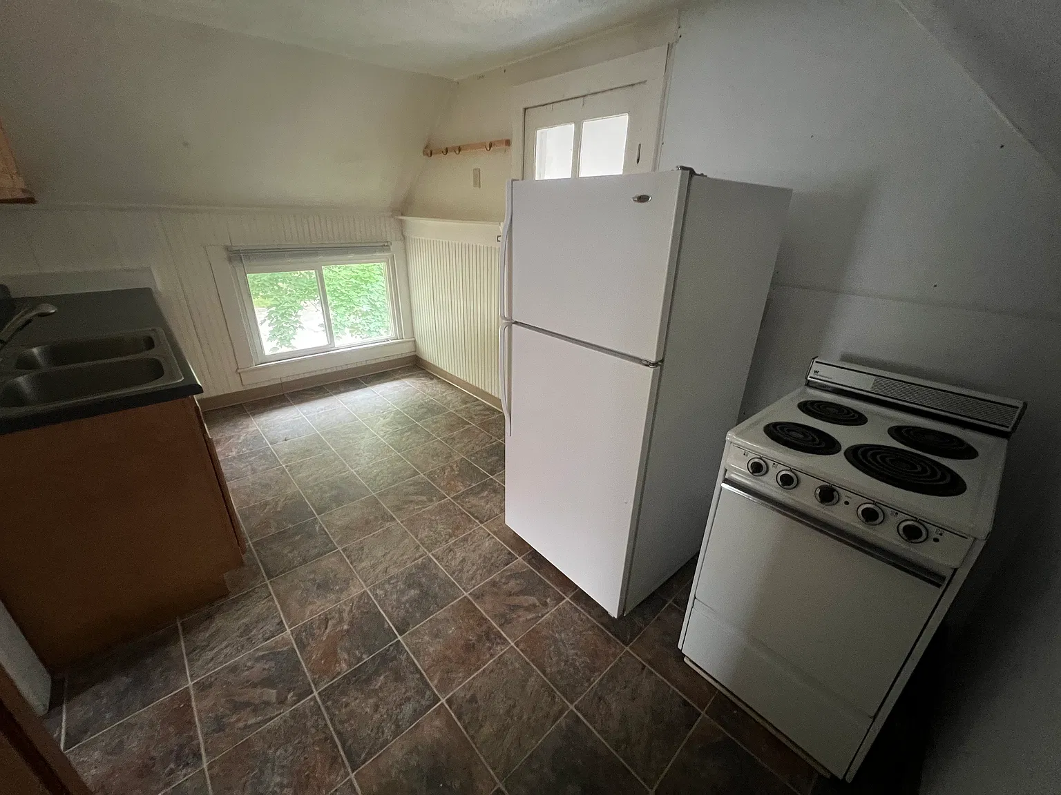 2 bed, $875 — Photo 2