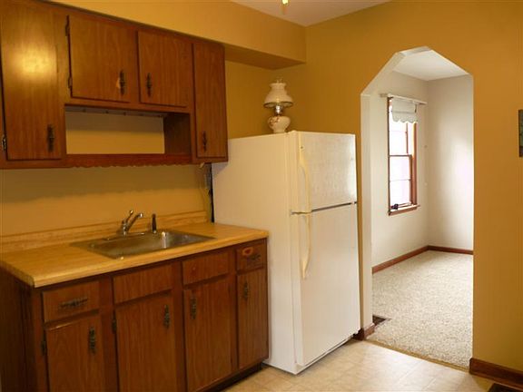 4th image of 114 Valley Dr