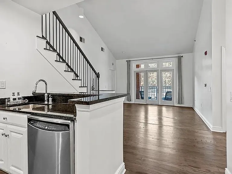 7400 River Rd #442 — Photo 5