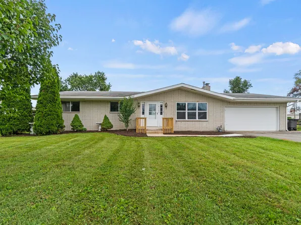 9108 Village Dr, Fort Wayne, IN 46818