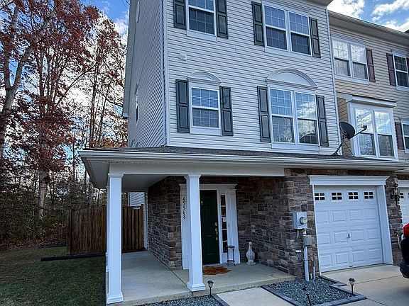 3rd image of 45568 Catalina Ln