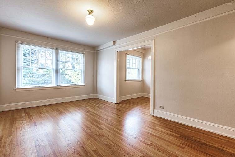 1st image of 831 SW Vista Ave #5c09d4465