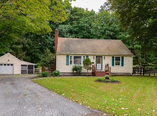 22 Valley View Rd, Hyde Park, NY 12538