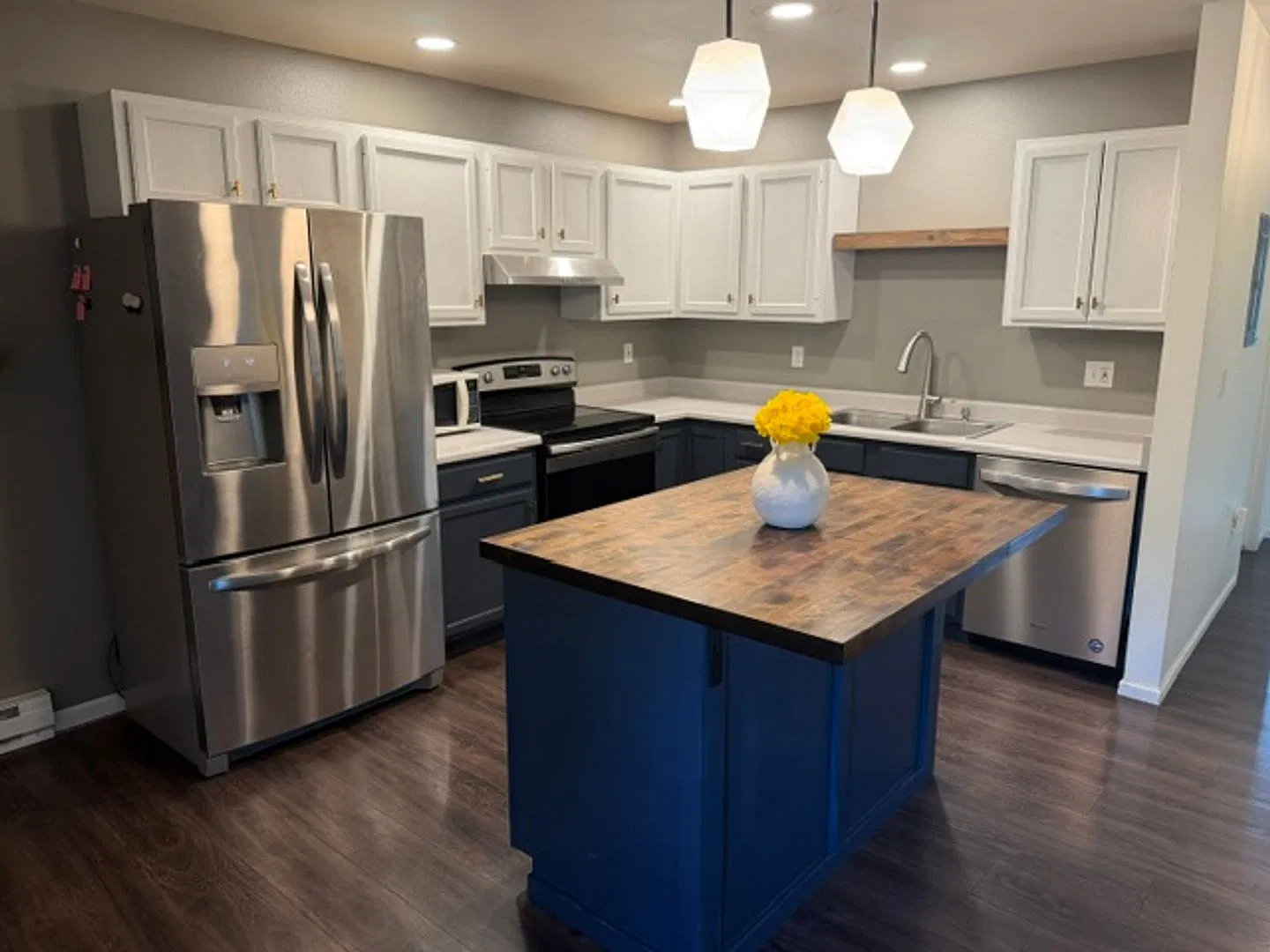 2 Bedroom Condo close to Campus! — Photo 4