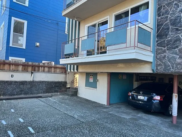 1730 Stuart St — Photo 22