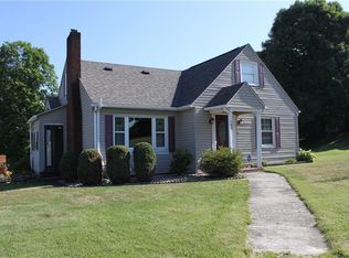 700 June Lee St, Ellwood City, PA 16117