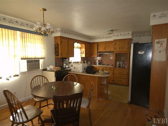 5th image of 78 Pine Dr
