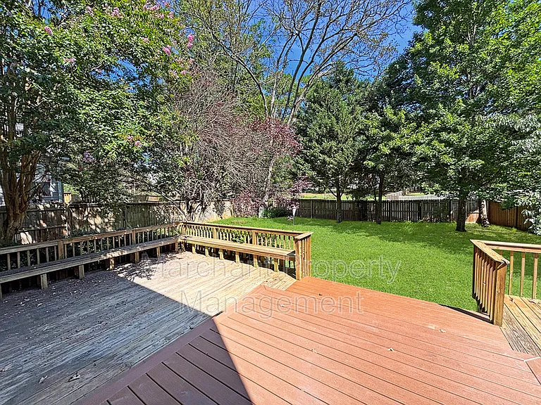 110 Golden Crest Ct — Photo 26