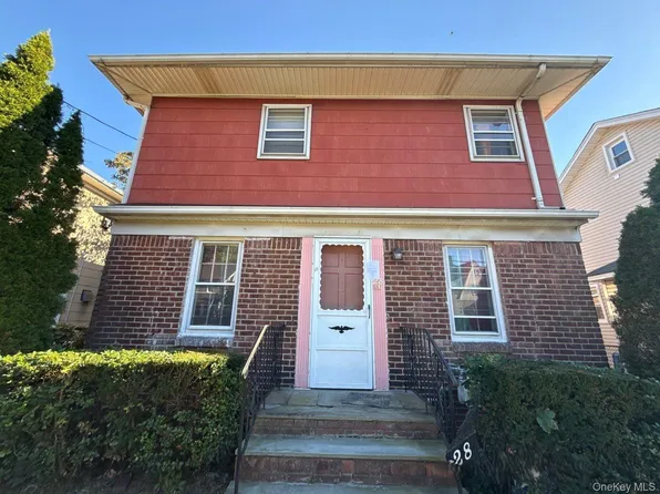 28 Dakota Place, Hempstead, NY 11550