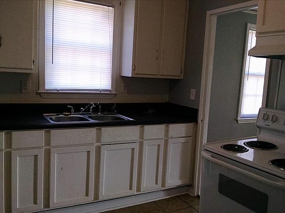 3rd image of 1142 Weston St