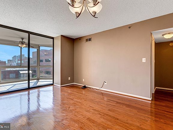 3rd image of 1024 N Utah St APT 914