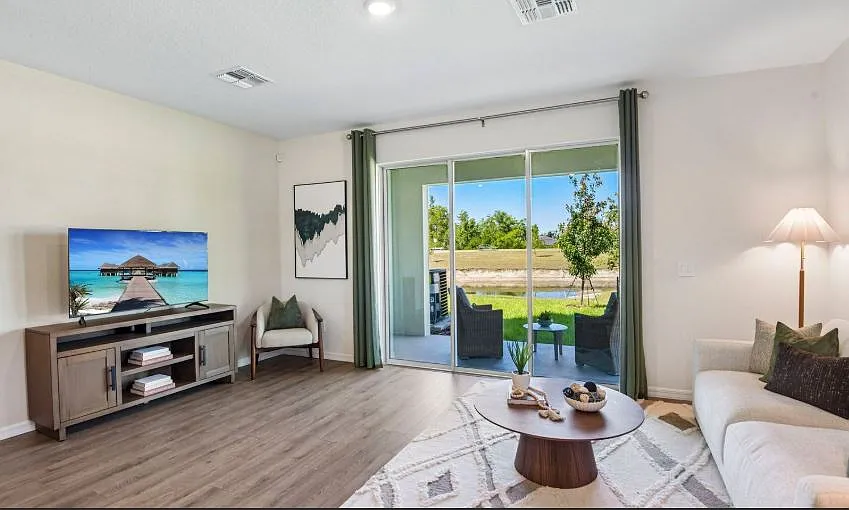 3 bed, 1700 sqft, $2,200 — Photo 2
