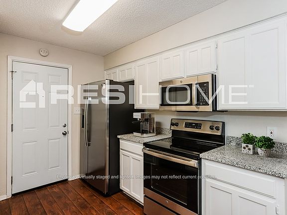 3rd image of 6589 Old Mill Cir