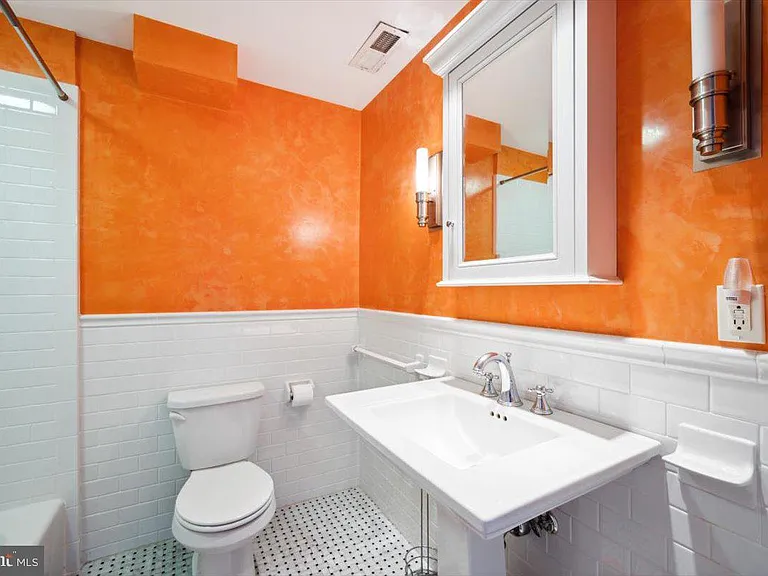 624 S 6th St #26 — Photo 20
