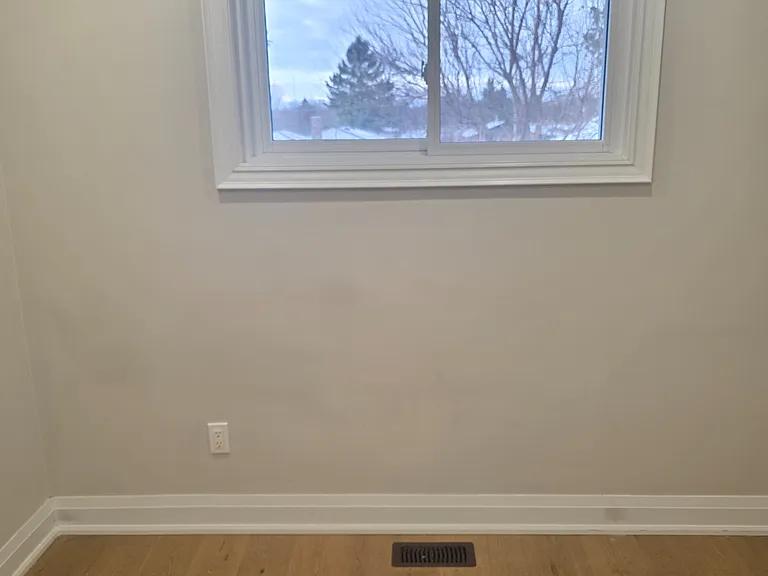134 Keewatin St S — Photo 35